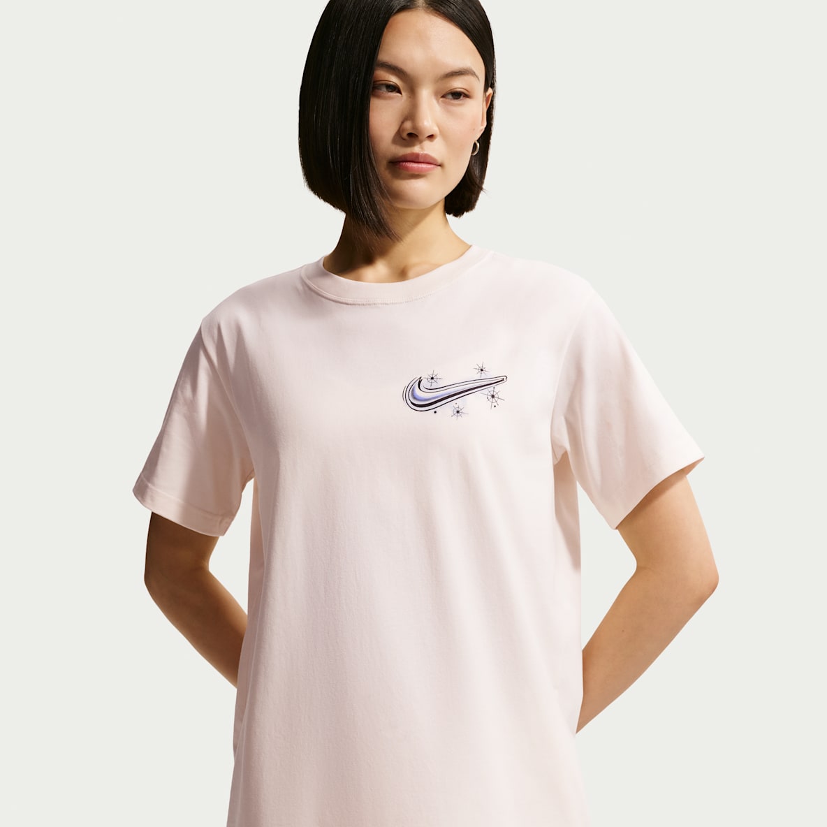 NIKE公式】 レディース オーバーサイズシルエット トップス & Tシャツ